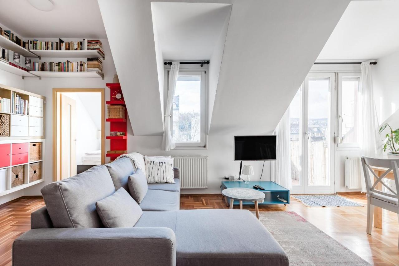 Relax Into Loft Living At A Light-Filled City Escape Boedapest Buitenkant foto