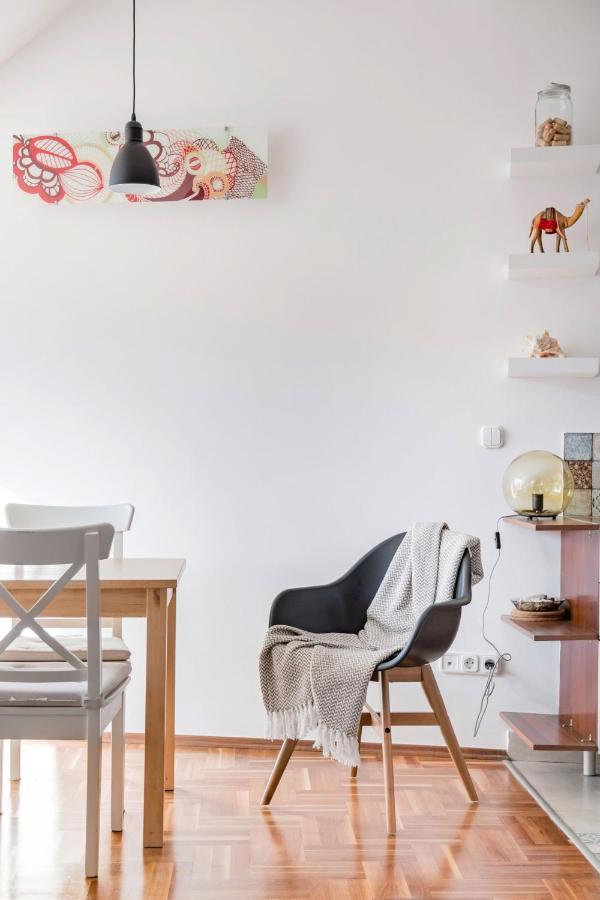 Relax Into Loft Living At A Light-Filled City Escape Boedapest Buitenkant foto