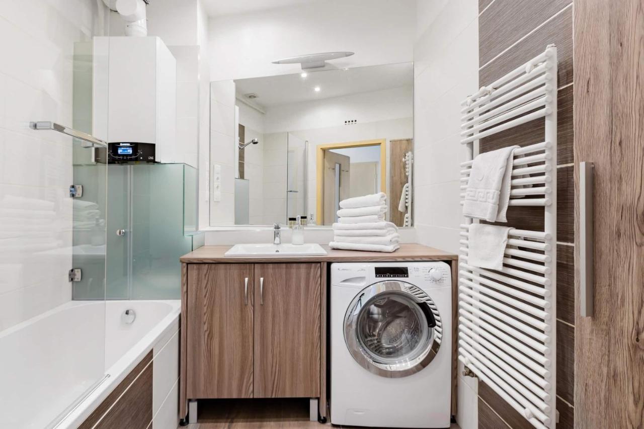 Relax Into Loft Living At A Light-Filled City Escape Boedapest Buitenkant foto